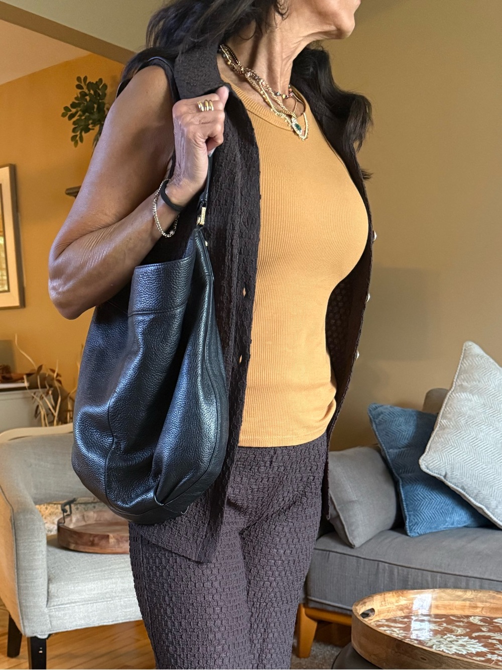 Tory Burch Black Pebbled Leather Hobo Shoulder Bag with Logo - Picture 17 of 17